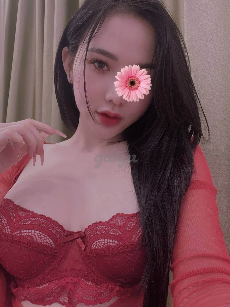 ⭐️ Em Ngân ⭐️ Vòng 1 Hàng Real 100% - Ngoan - Ngon - Nhiệt Tình