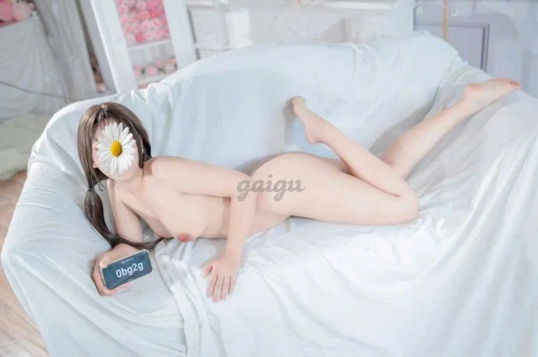 ÁI MY - EM GÁI NHỎ NHẮN XINH XẮN ĐÁNG YÊU