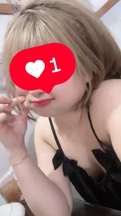 Quỳnh Như: HÀNG SIÊU NGON, DA TRẮNG , DÁNG XINH BÚ LIẾM CỰC PHÊ